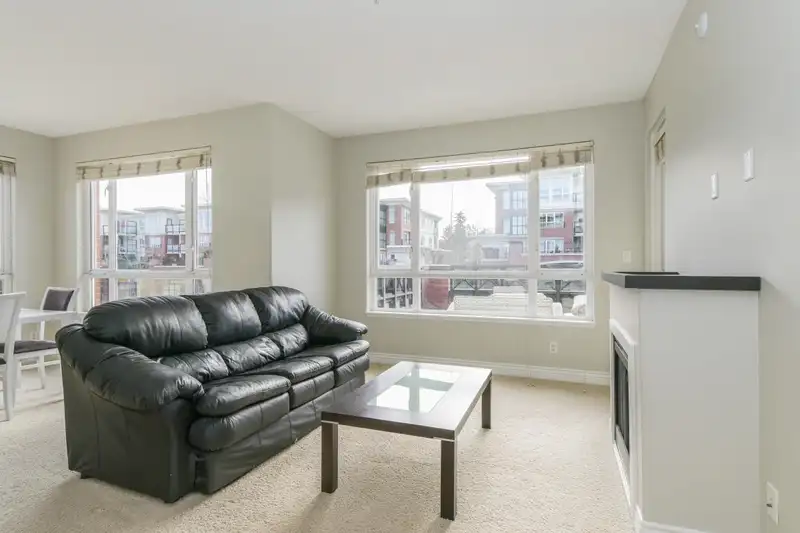 213 2970 KING GEORGE BOULEVARD - photo 2 of 26