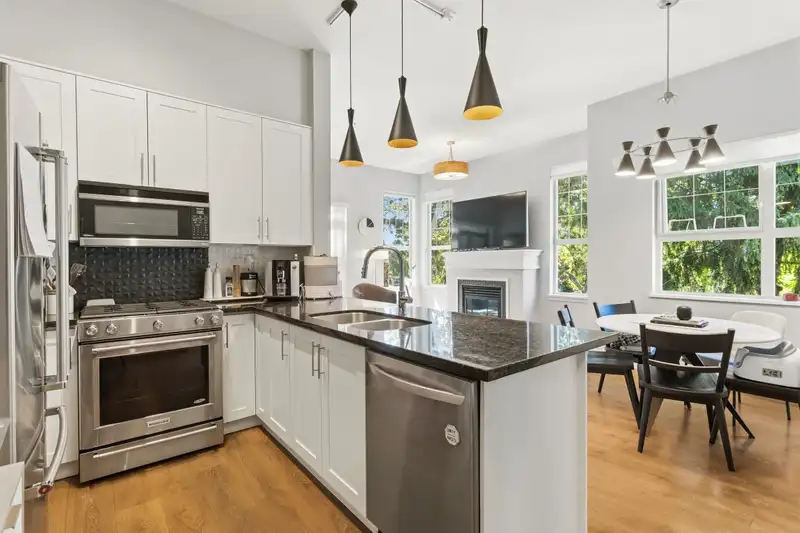 2408 4625 VALLEY DRIVE - photo 4 of 26