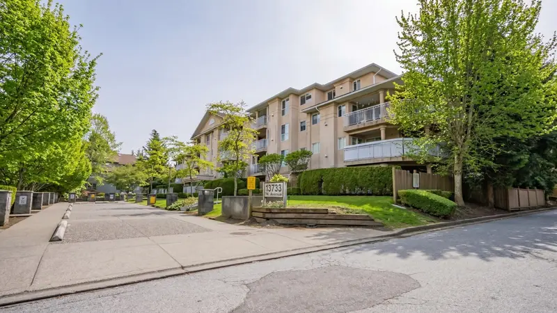 215 13733 74 AVENUE - photo 2 of 25