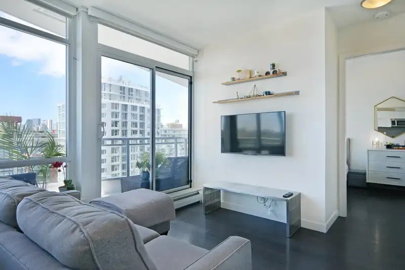 1409 1775 QUEBEC STREET - photo 2 of 22