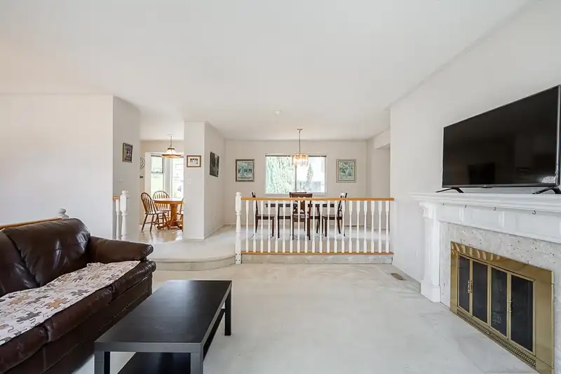 3315 EL CASA COURT - photo 4 of 33