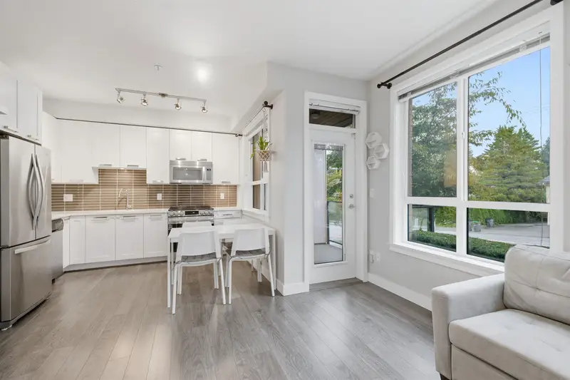 206 15388 105 AVENUE - photo 3 of 25