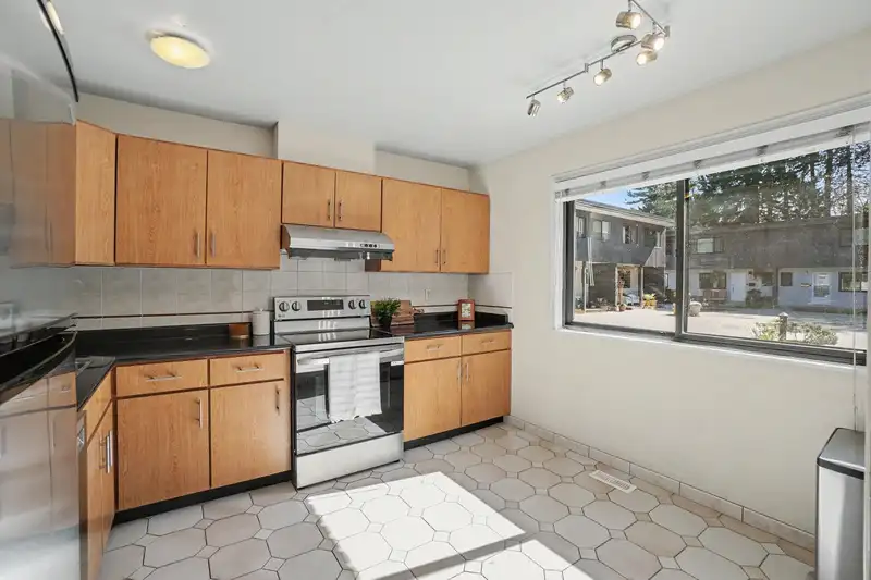 7305 CORONADO DRIVE - photo 4 of 33