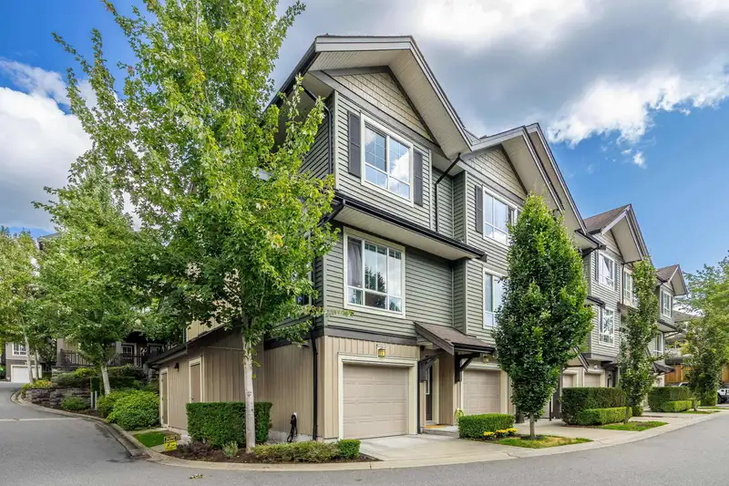49 4967 220 STREET - photo 1 of 34