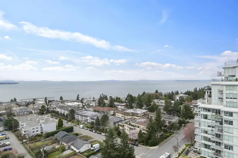 1404 1441 JOHNSTON ROAD - photo 2 of 25