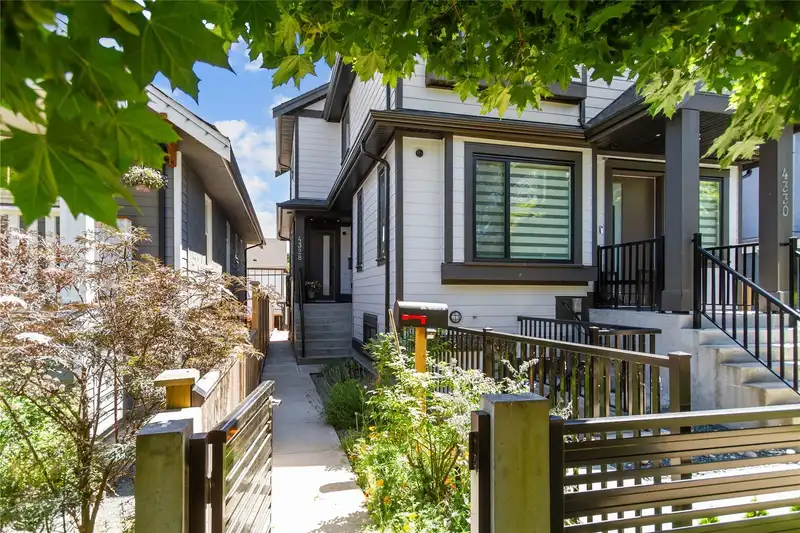 4328 GLADSTONE STREET - photo 1 of 25