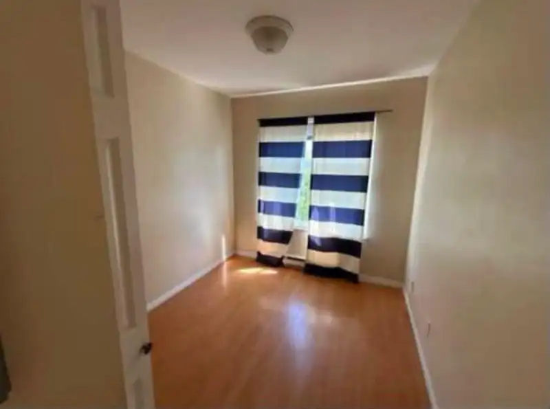 401 1099 W 71ST AVENUE - photo 4 of 6