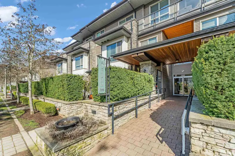110 7488 BYRNEPARK WALK - photo 2 of 34