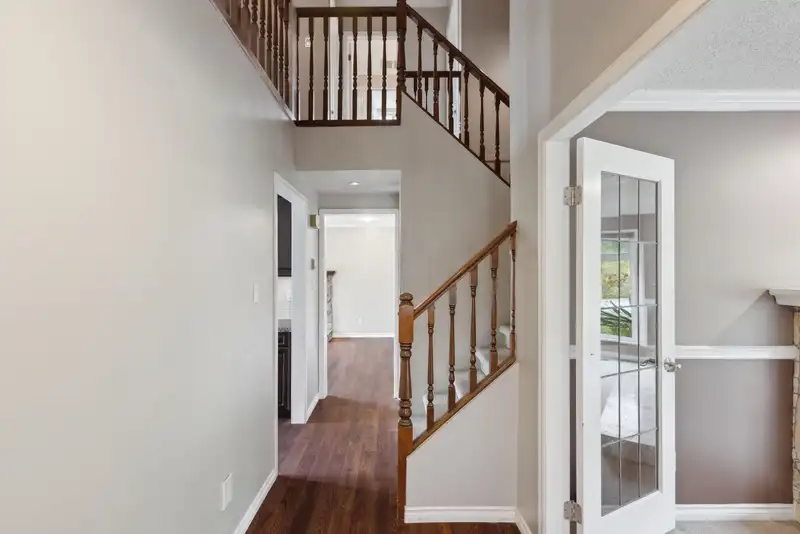 11266 KINGCOME AVENUE - photo 3 of 35