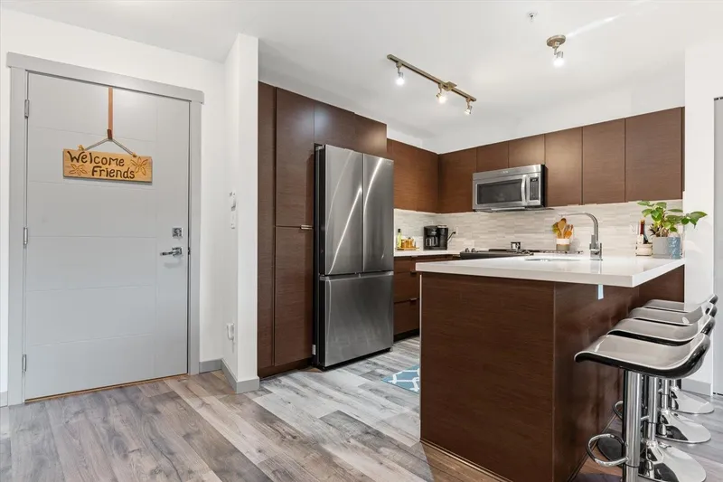 202 19201 66A AVENUE - photo 3 of 25