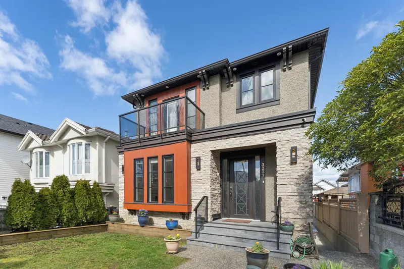 3233 GRANT STREET - photo 1 of 25