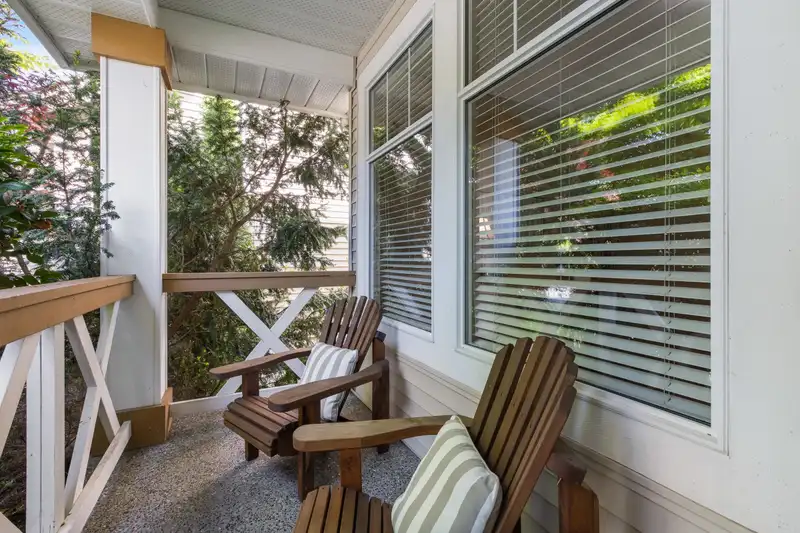 16 7067 189 STREET - photo 2 of 37