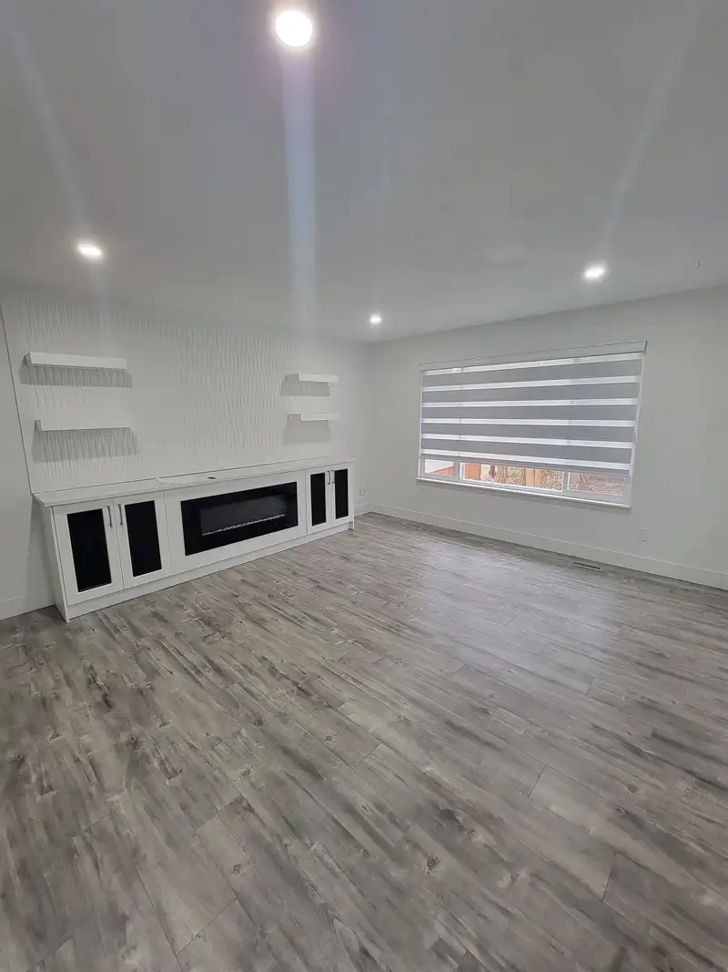 19877 48 AVENUE - photo 3 of 18