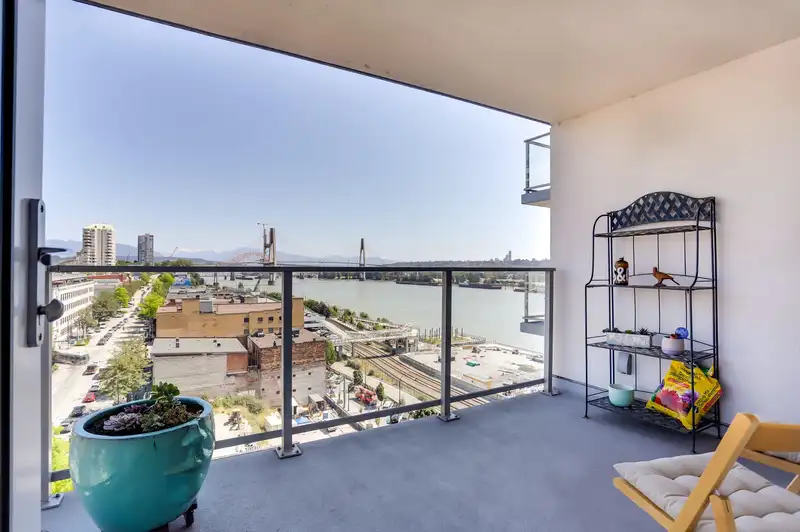 1205 668 COLUMBIA STREET - photo 1 of 31