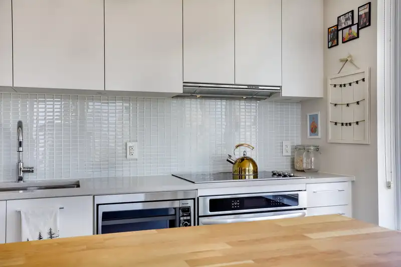 1205 668 COLUMBIA STREET - photo 3 of 31
