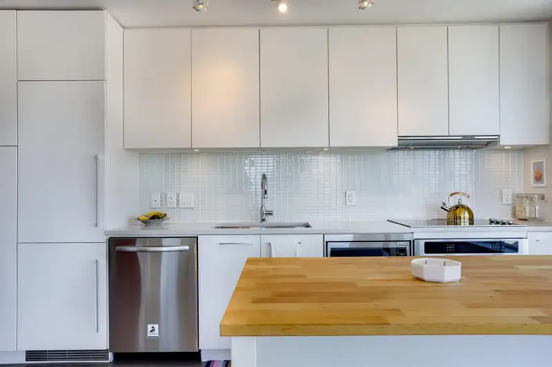 1205 668 COLUMBIA STREET - photo 4 of 31