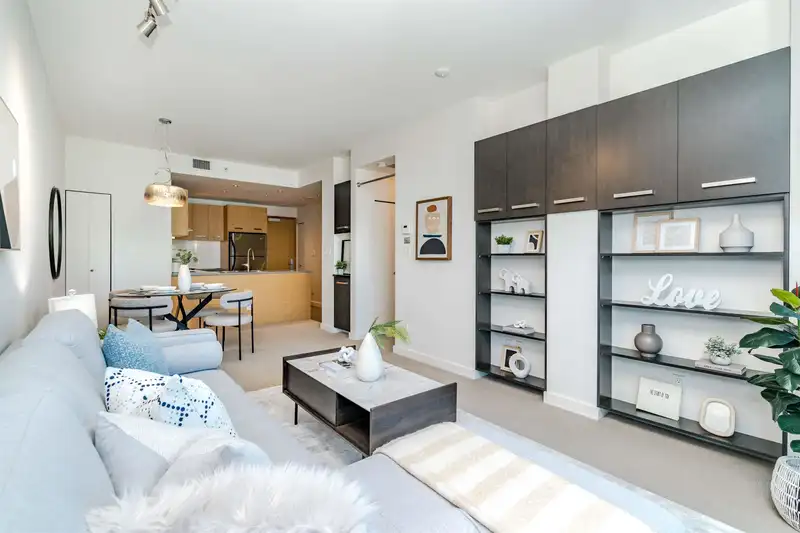 315 8080 CAMBIE ROAD - photo 3 of 40