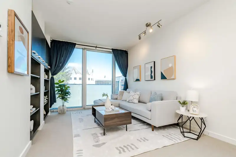 315 8080 CAMBIE ROAD - photo 4 of 40