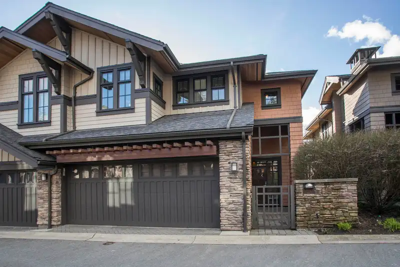 28 555 RAVEN WOODS DRIVE - photo 1 of 40