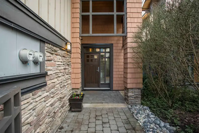 28 555 RAVEN WOODS DRIVE - photo 2 of 40