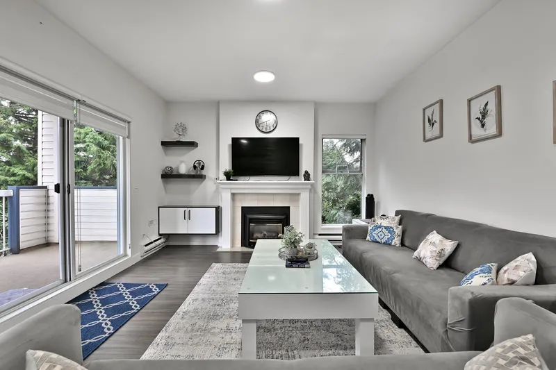 215 13918 72 AVENUE - photo 2 of 25