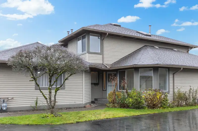 11 8921 117A STREET - photo 4 of 36