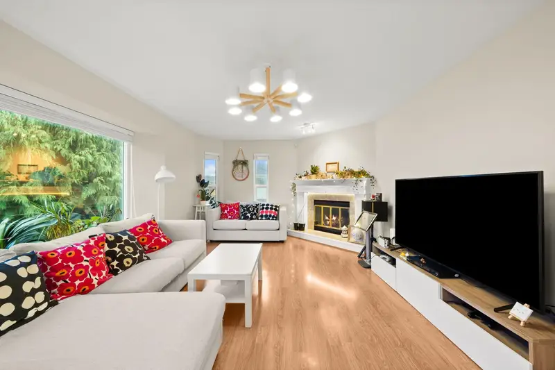 11411 2ND AVENUE - photo 2 of 19