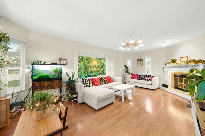 11411 2ND AVENUE - photo 3 of 19