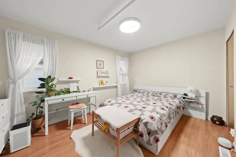 11411 2ND AVENUE - photo 4 of 19