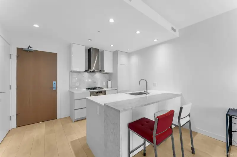 2908 6098 STATION STREET - photo 3 of 26