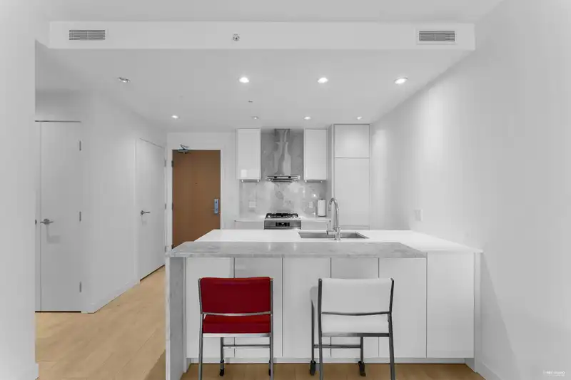 2908 6098 STATION STREET - photo 4 of 26