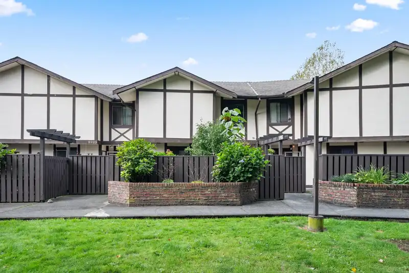 8903 HORNE STREET - photo 1 of 13