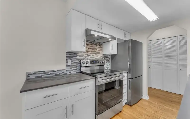 104 1641 WOODLAND DRIVE - photo 2 of 23