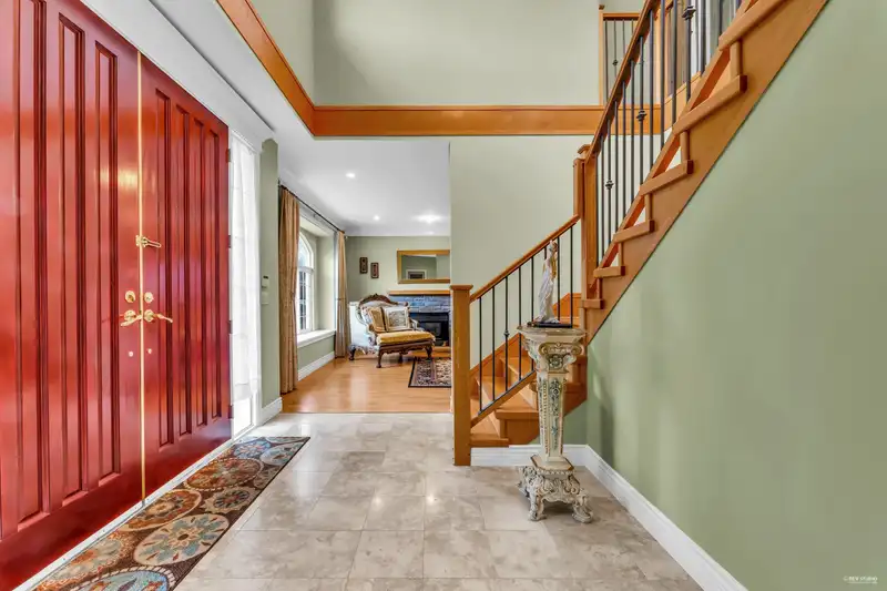 4306 PINEWOOD CRESCENT - photo 2 of 37