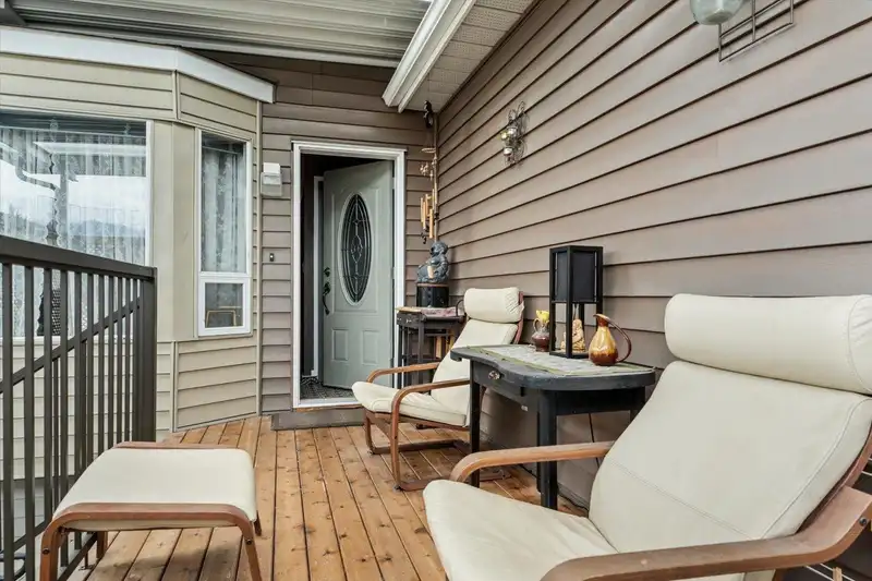 64 9055 ASHWELL ROAD - photo 2 of 26