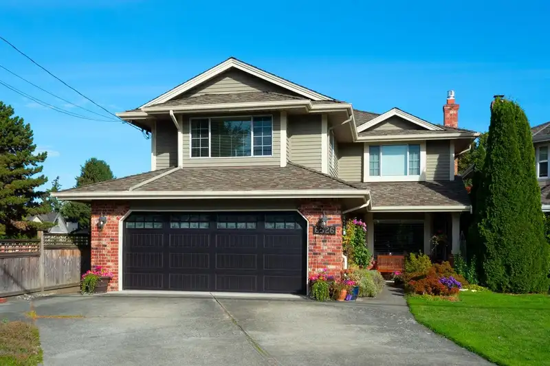 6526 GIBBONS DRIVE - photo 1 of 33