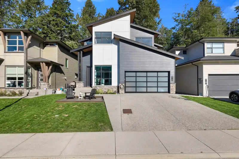 39349 FALCON CRESCENT - photo 1 of 37