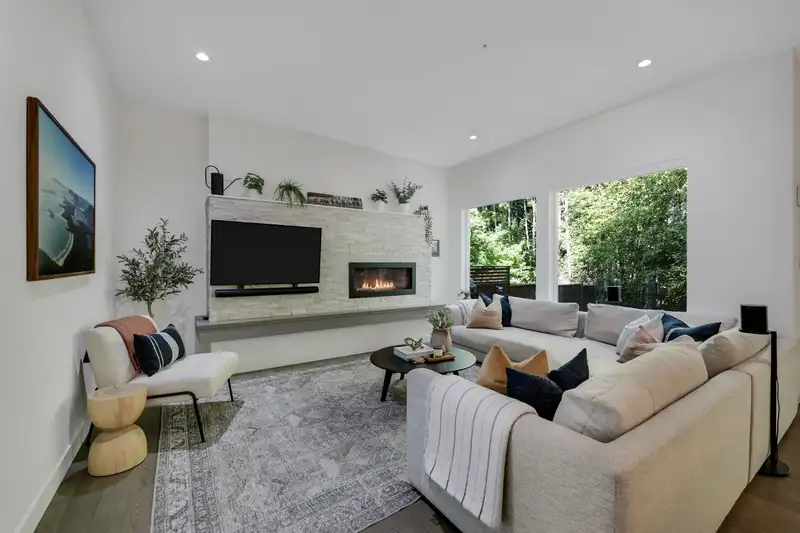 39349 FALCON CRESCENT - photo 3 of 37
