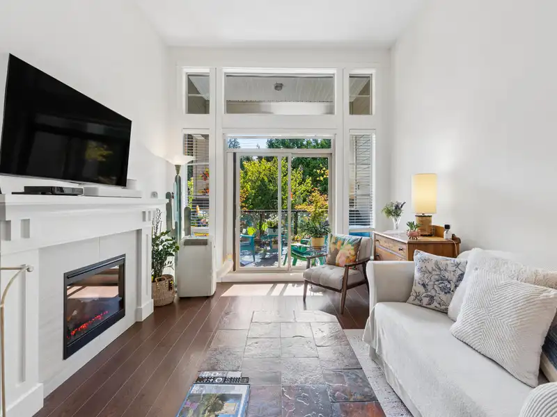 308 15185 36 AVENUE - photo 1 of 29