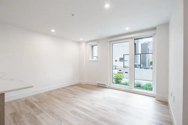 109 2085 E 1ST AVENUE - photo 3 of 36