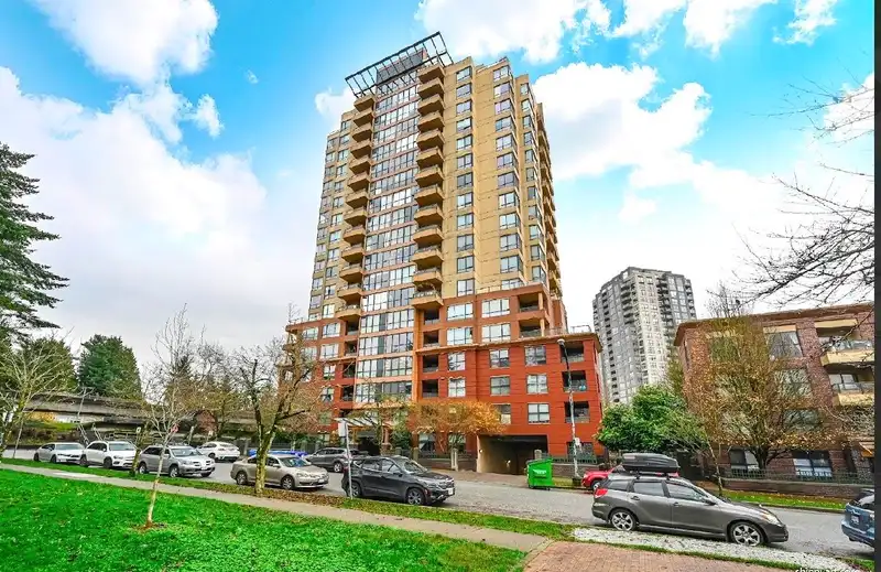 1902 5288 MELBOURNE STREET - photo 1 of 15