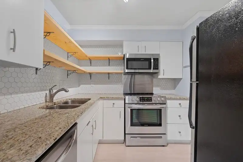 203 1665 ARBUTUS STREET - photo 2 of 14