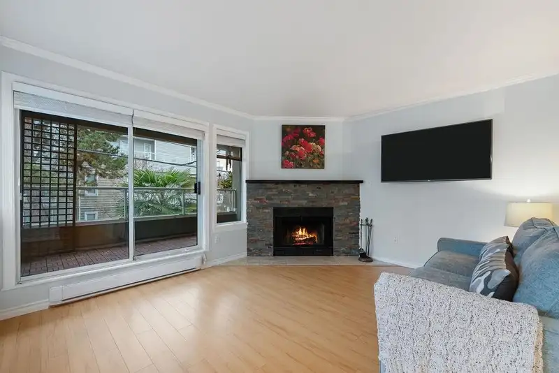 203 1665 ARBUTUS STREET - photo 4 of 14