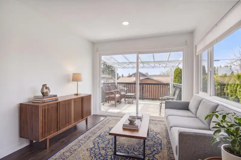 1949 MAHON AVENUE - photo 2 of 23
