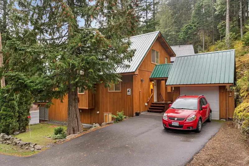 14865 PARKHILL BOULEVARD - photo 4 of 38
