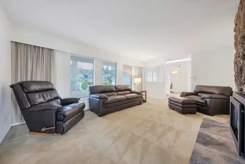 5083 2ND AVENUE - photo 4 of 22