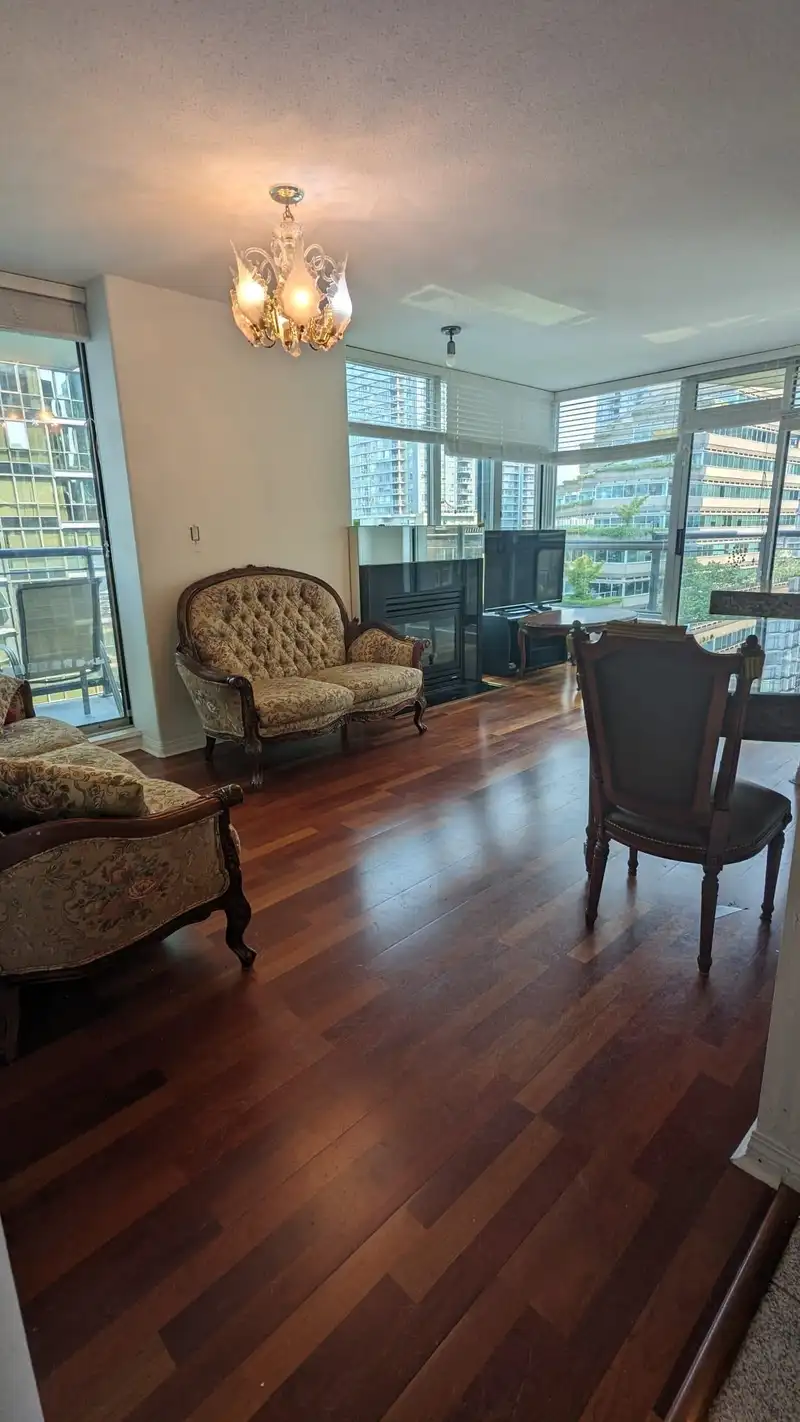 907 1328 W PENDER STREET - photo 2 of 13