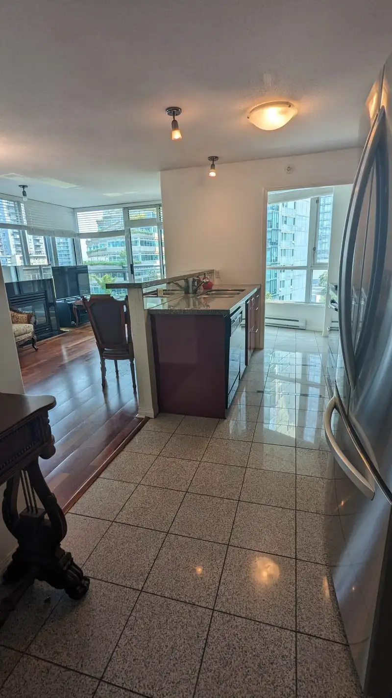 907 1328 W PENDER STREET - photo 4 of 13