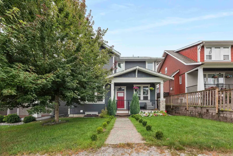 24375 112 AVENUE - photo 1 of 25