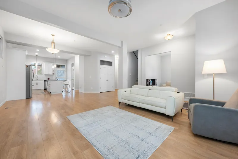 24375 112 AVENUE - photo 2 of 25